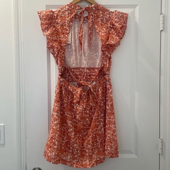 Elan Short Dress with Ruffle Sleeve & Criss Cross Back in Salmon Floral Santa Fe - Picture 6 of 7